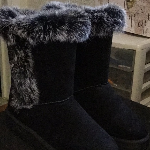 Furry boots - Picture 2 of 4